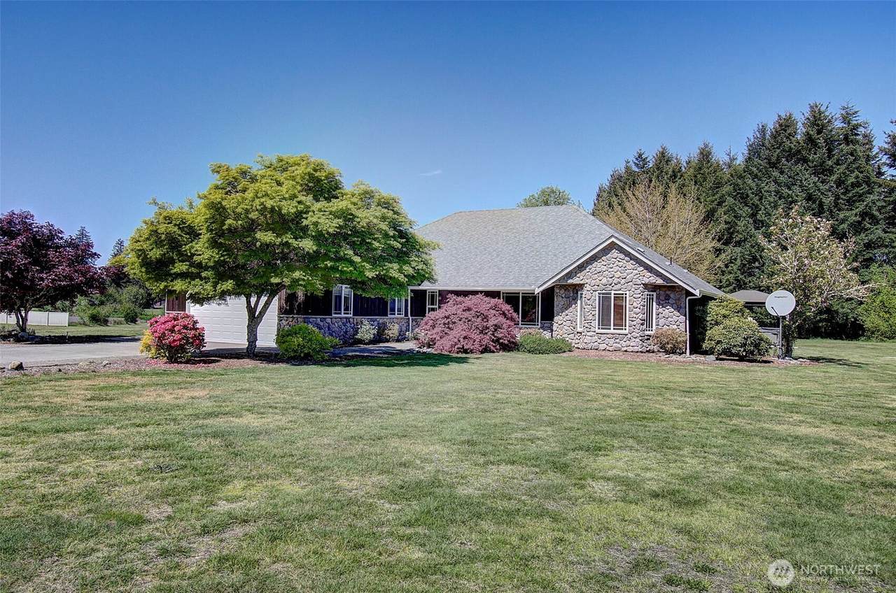 461 35 Avery Road - Photo 1