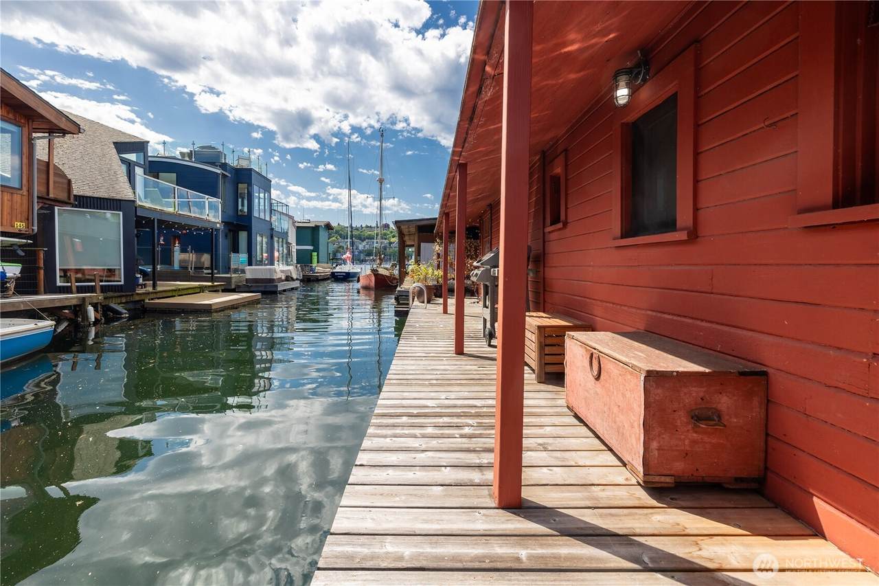 2035 Fairview Avenue - Photo 1