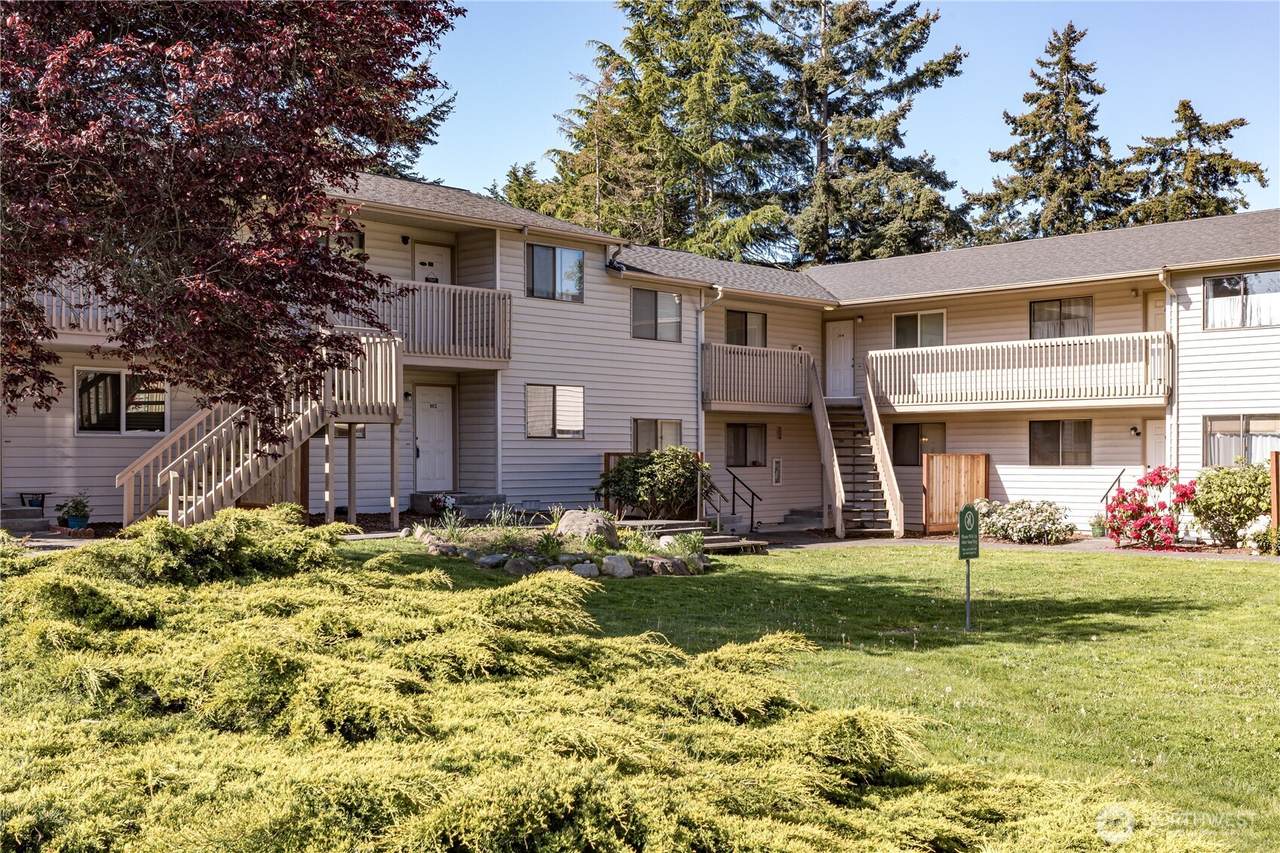 325 Kettle Street - Photo 1