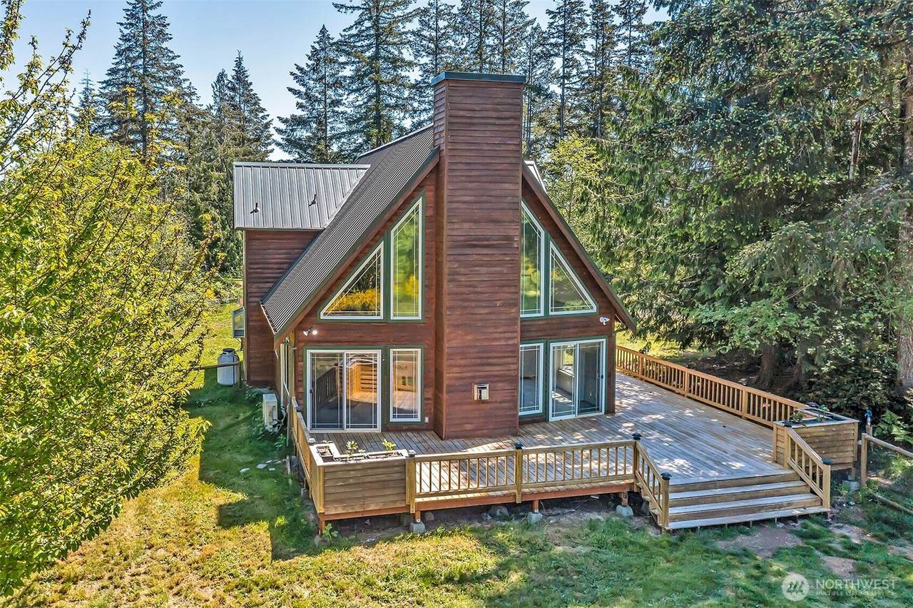 4716 167th Avenue - Photo 1