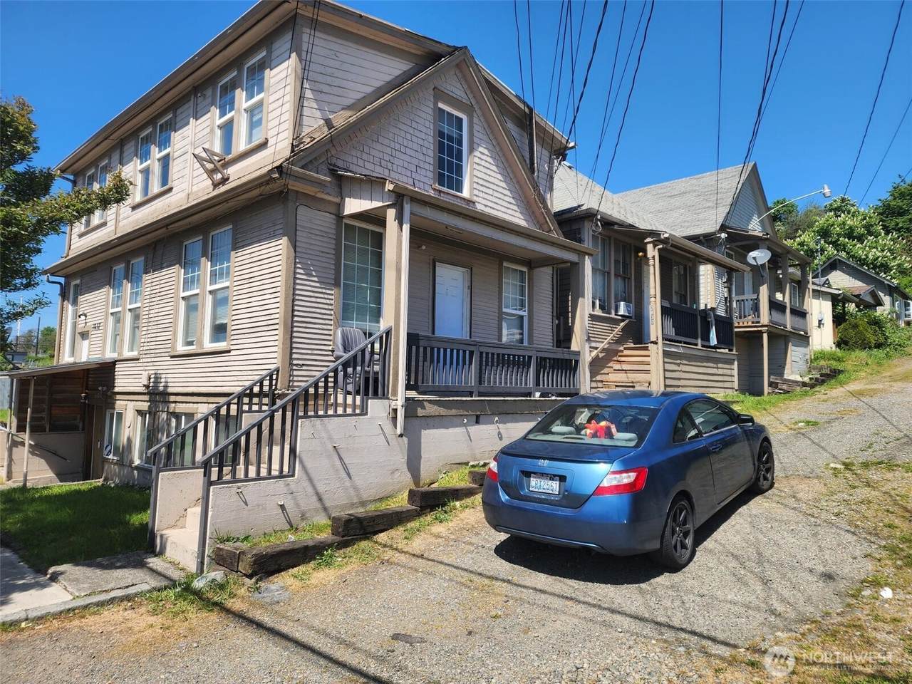1637 Center Street - Photo 1