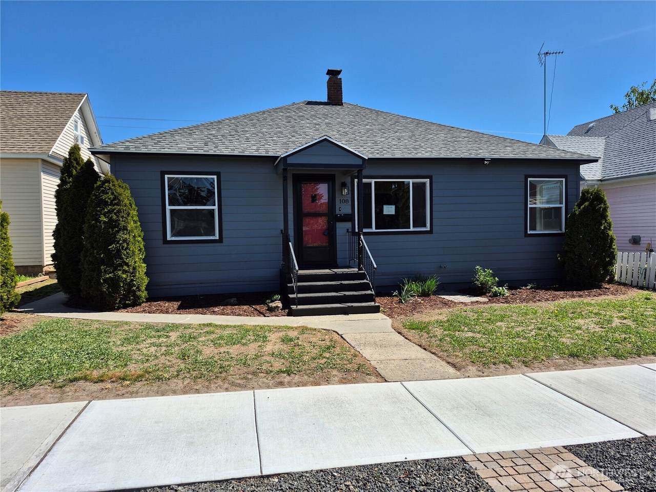 108 6th Avenue - Photo 1