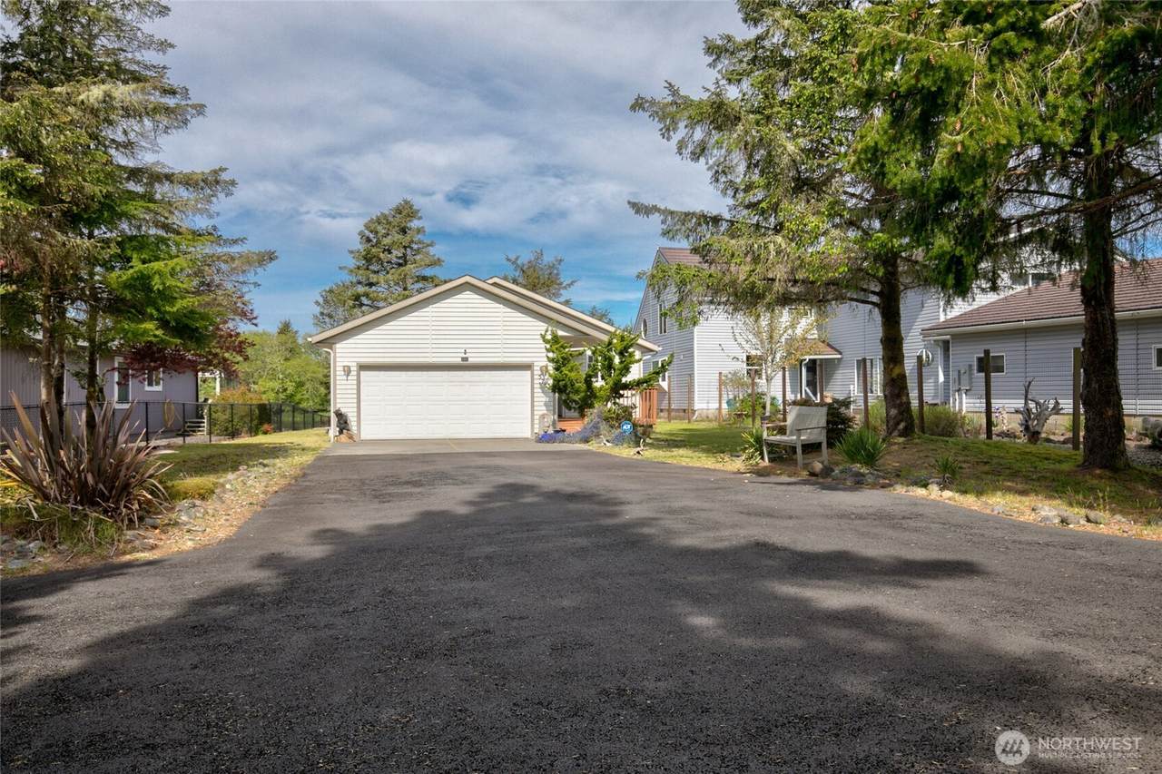 575 Blue Wing Loop - Photo 1
