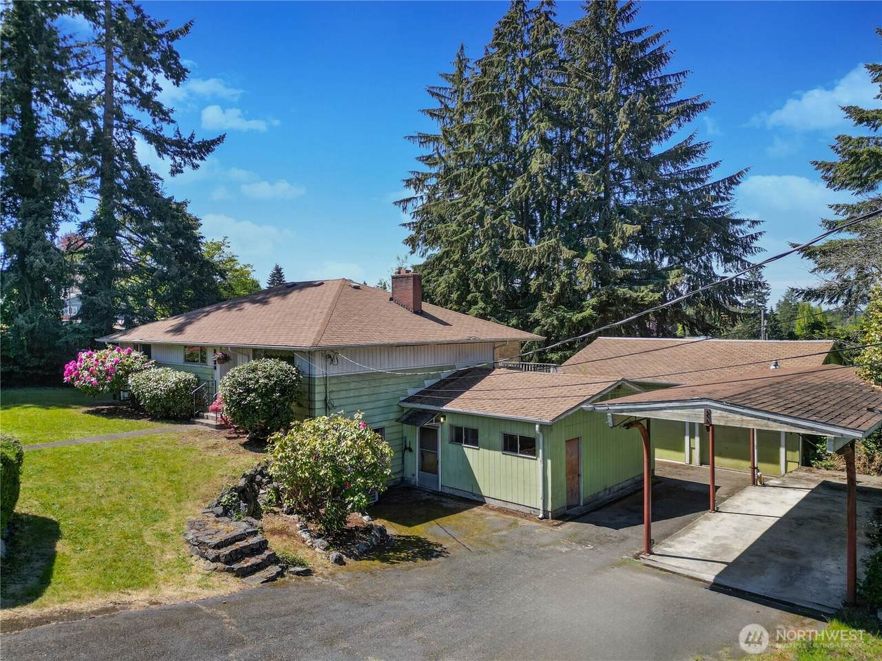 2734 Sunset Drive - Photo 1