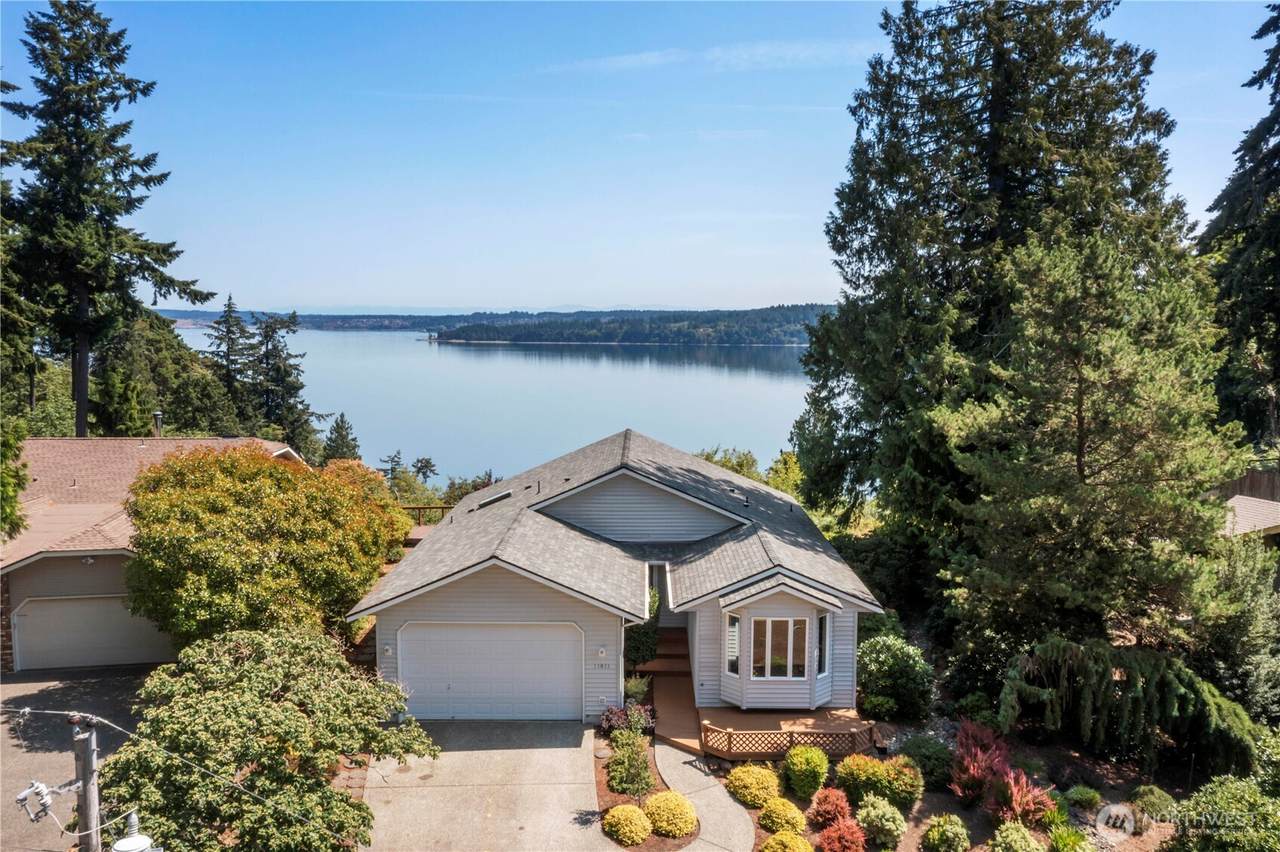 11011 Seaview Drive - Photo 1