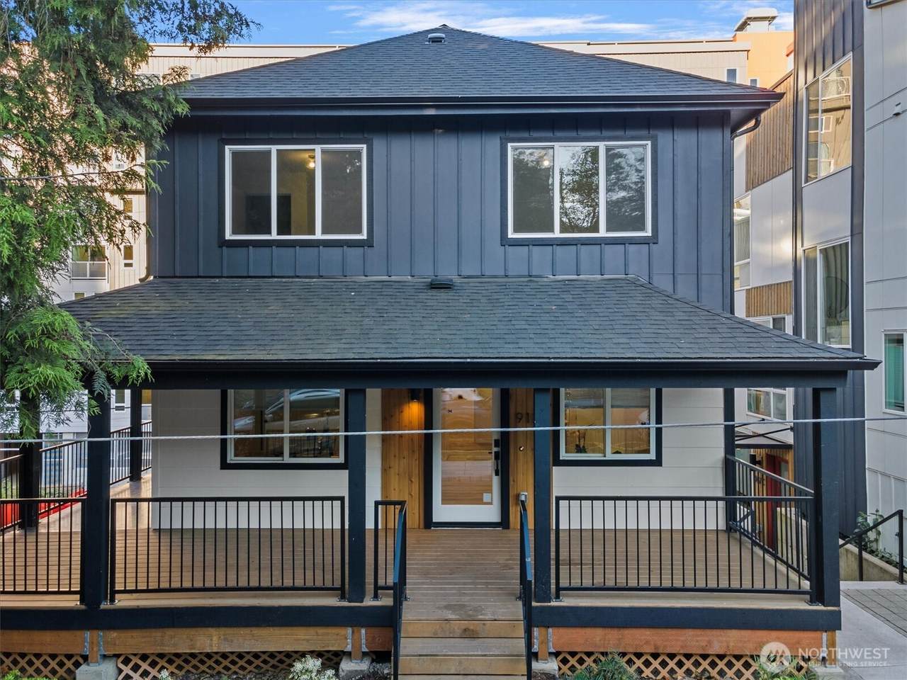 911 Hiawatha Place - Photo 1