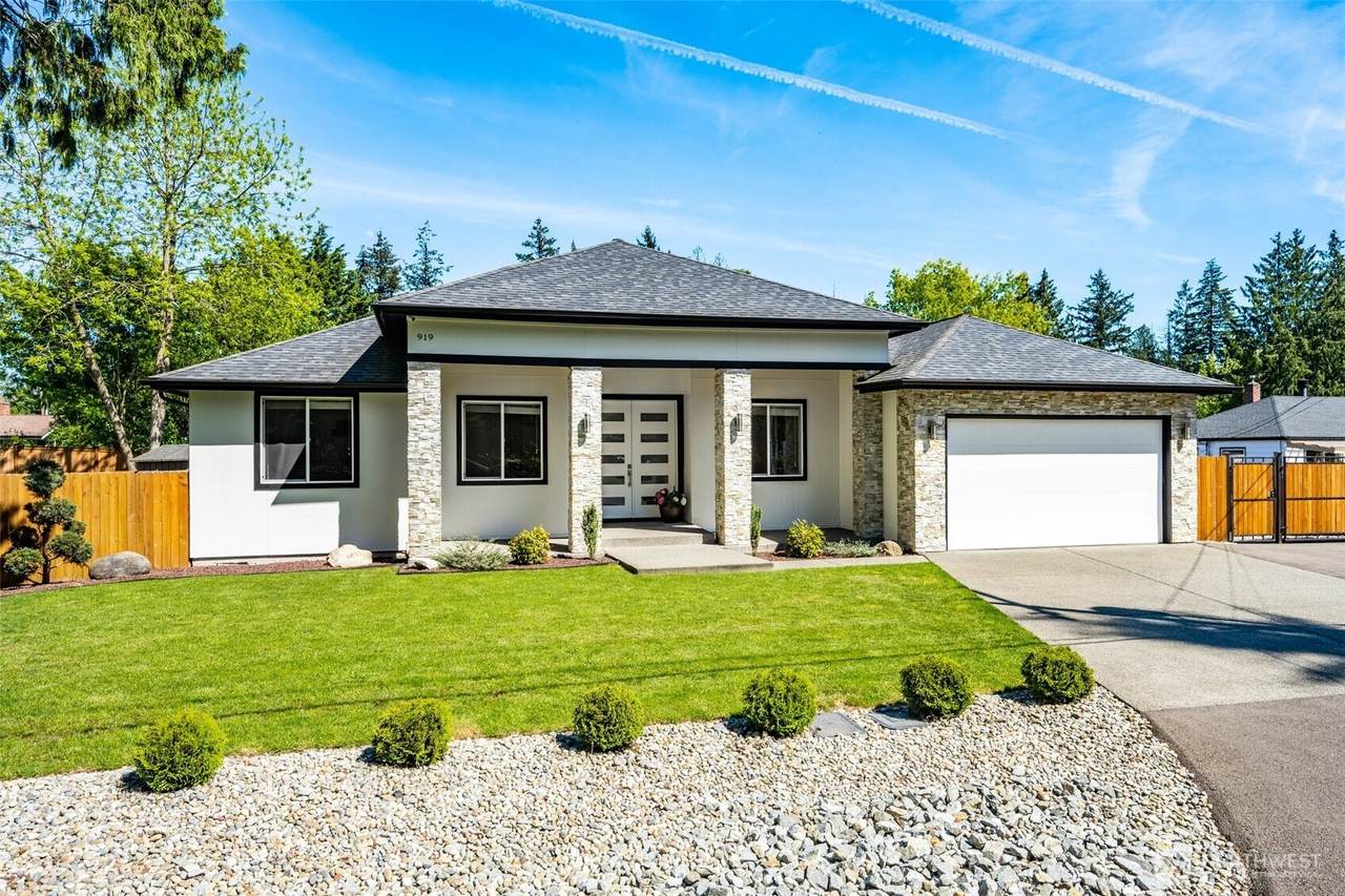919 108th Avenue - Photo 1