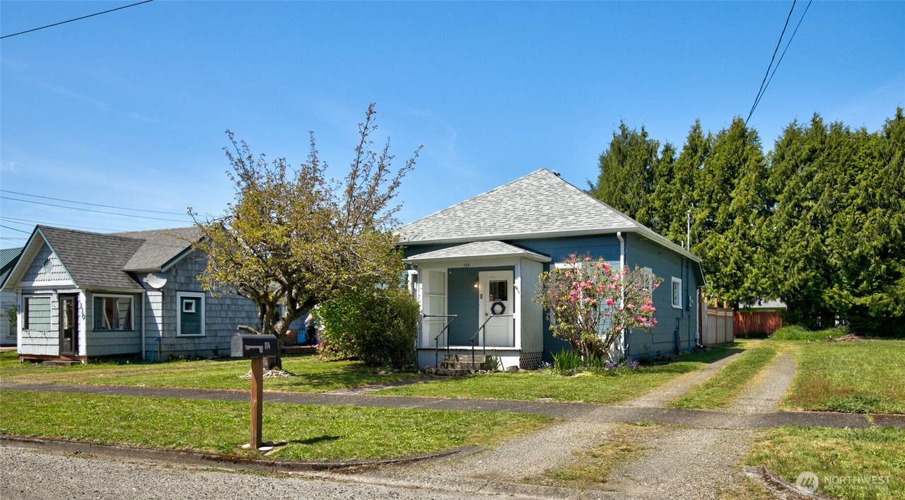 114 Anderson Street - Photo 1
