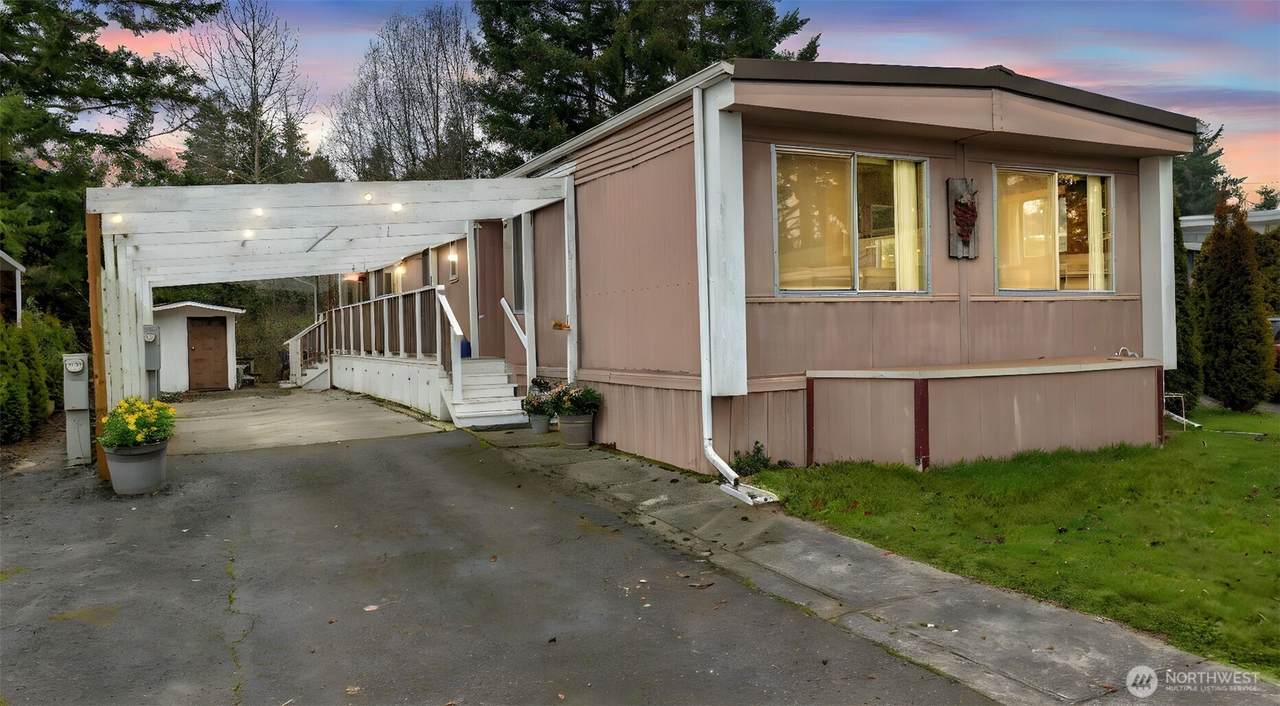 2101 324th Street - Photo 1