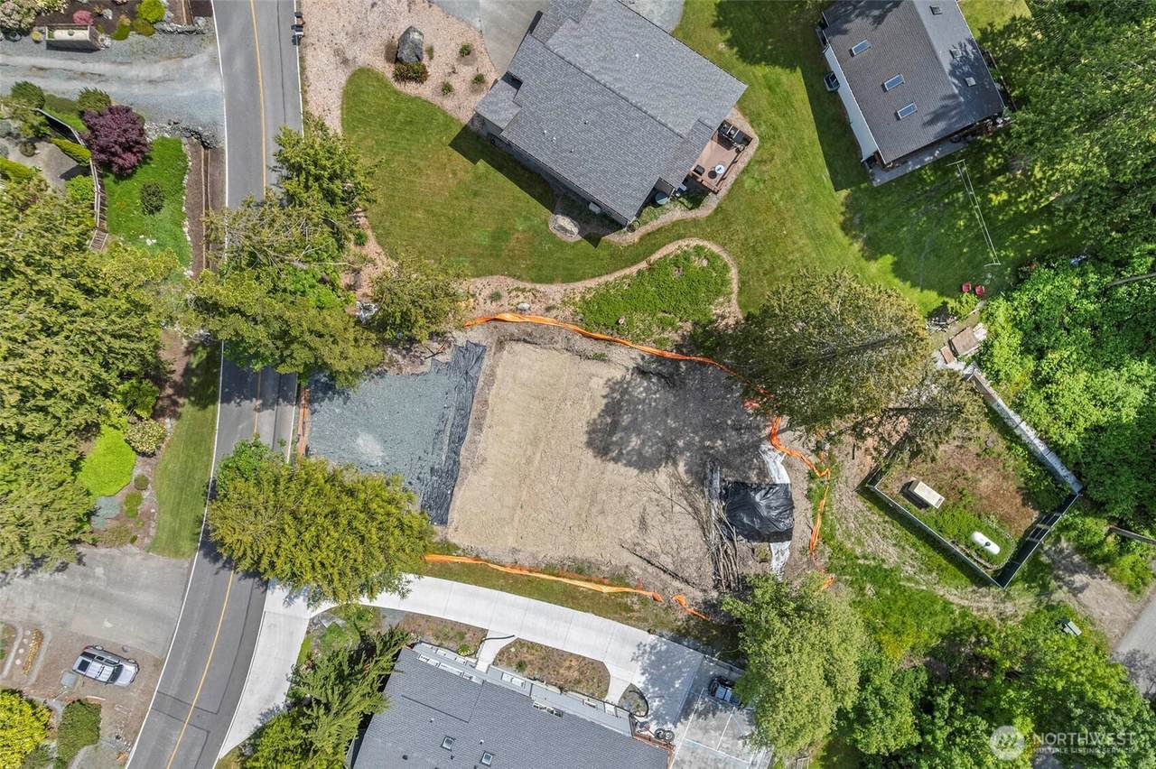726 Shelter Bay Drive - Photo 1
