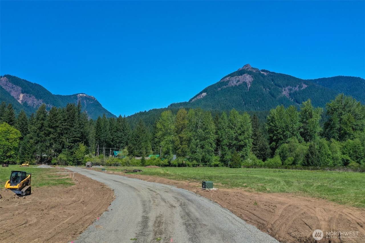 131 Campfire Lane - Photo 1