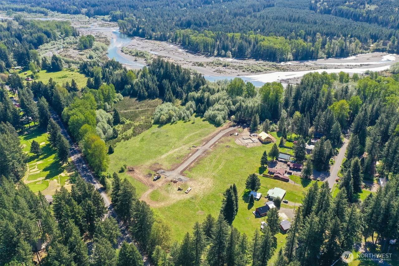 125 Campfire Lane - Photo 1