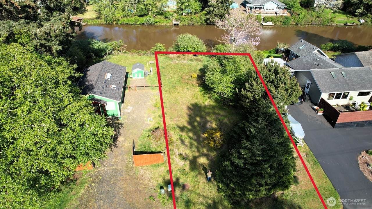 212 Dolphin Avenue - Photo 1