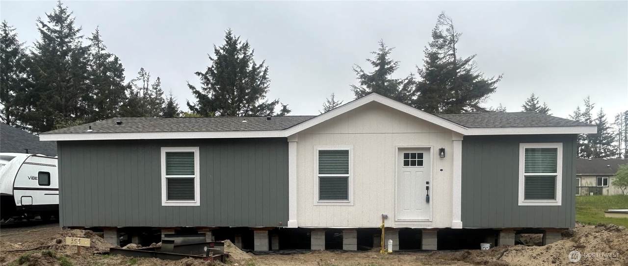 353 Mount Olympus Avenue - Photo 1
