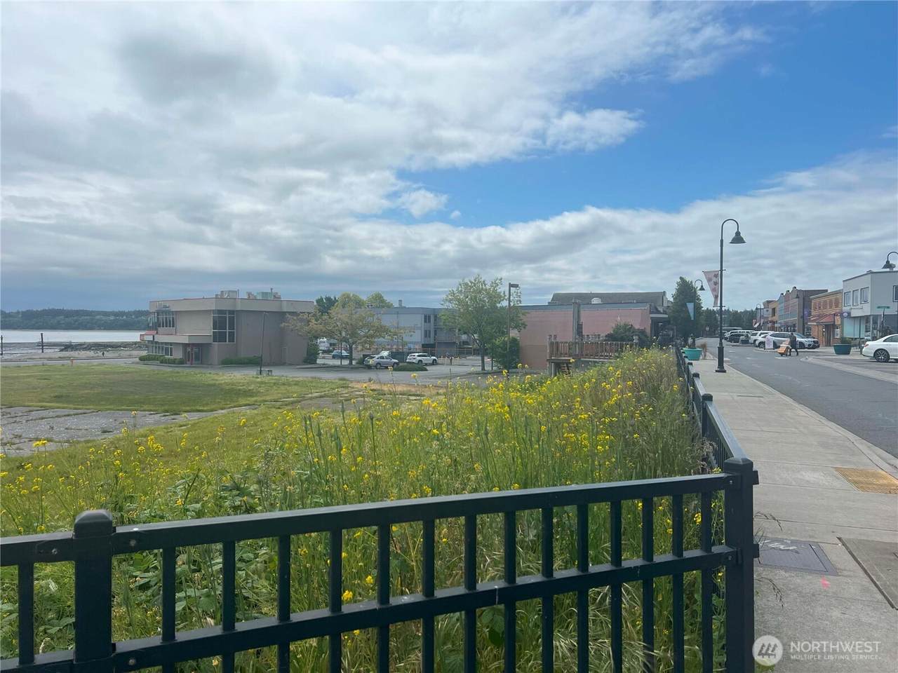 945 Pioneer Way - Photo 1