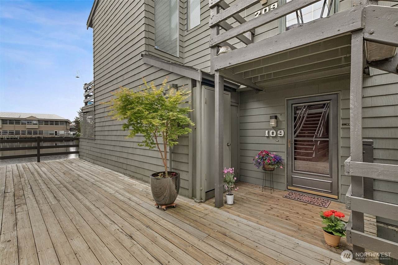 7 Lake Bellevue Drive - Photo 1