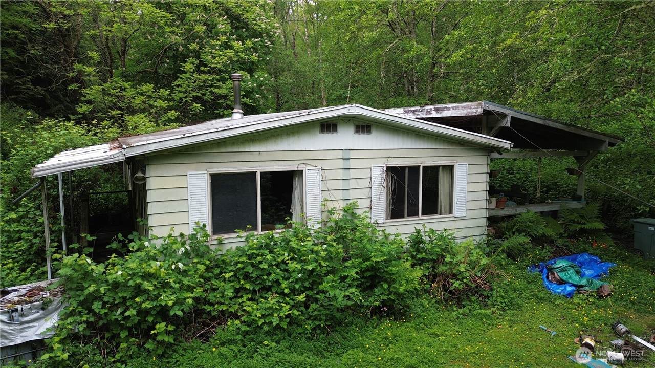 2438 Squires Road - Photo 1