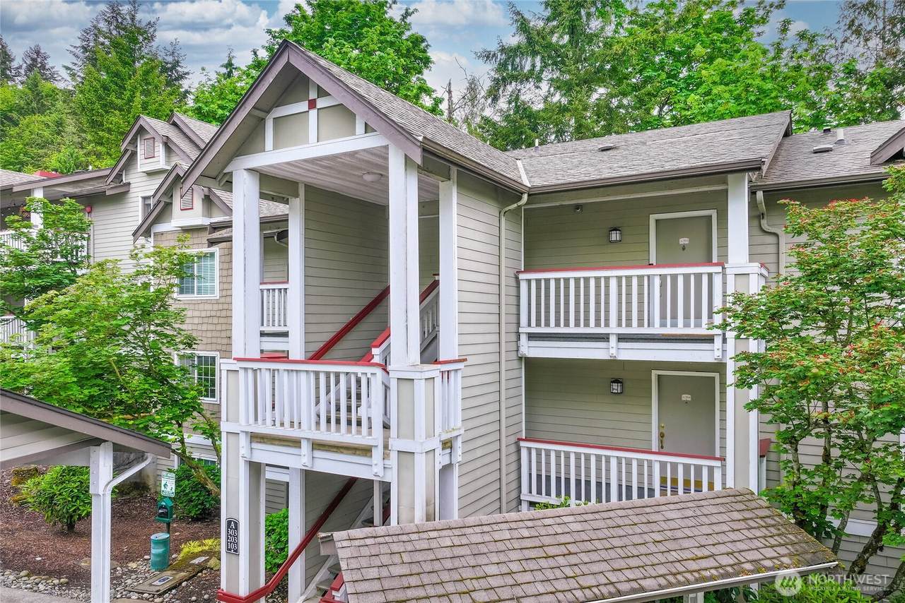 18505 Newport Way - Photo 1