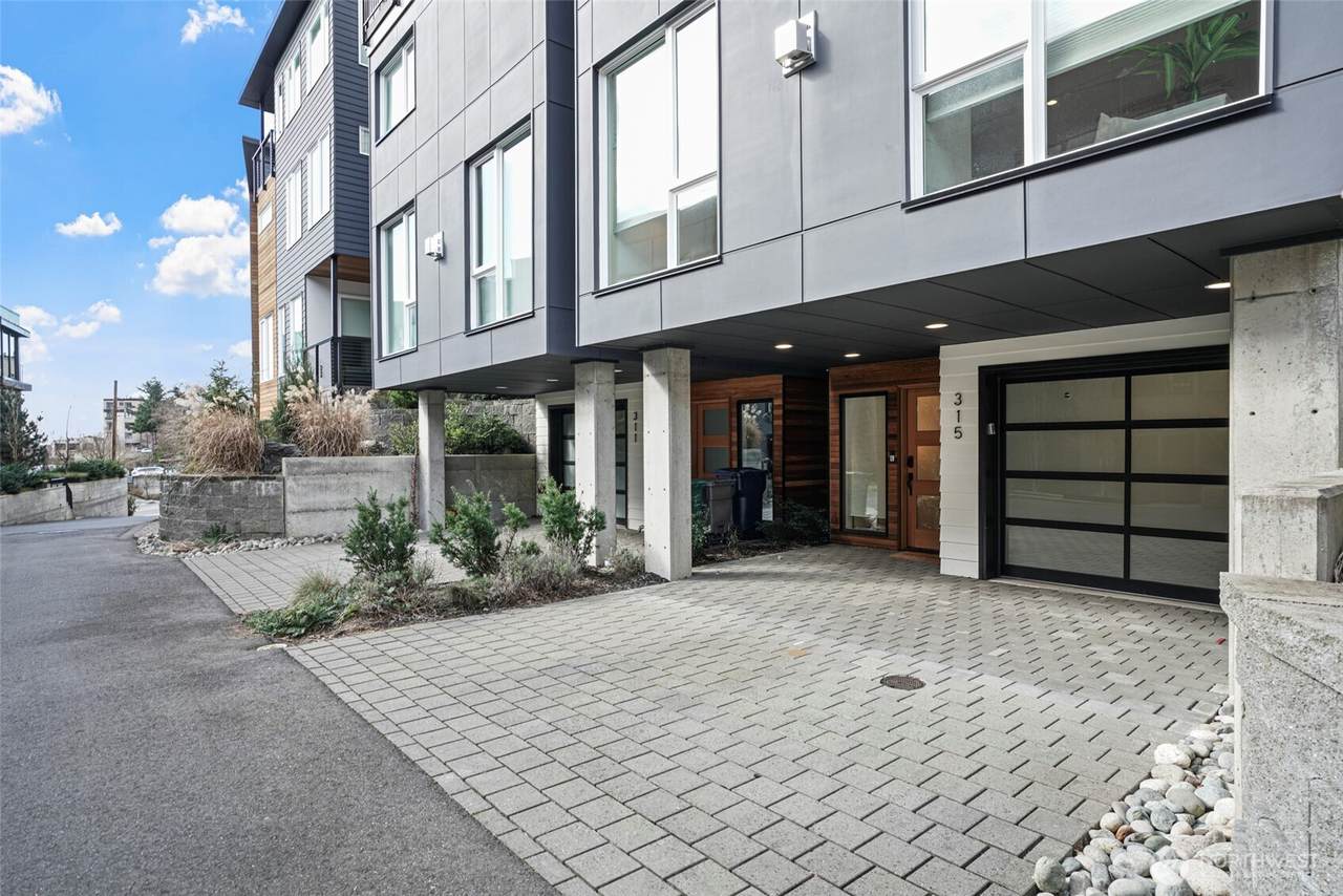 315 4 Th Avenue - Photo 1