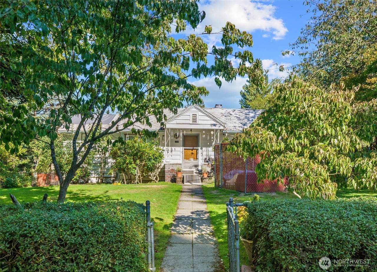 2704 92nd Street - Photo 1