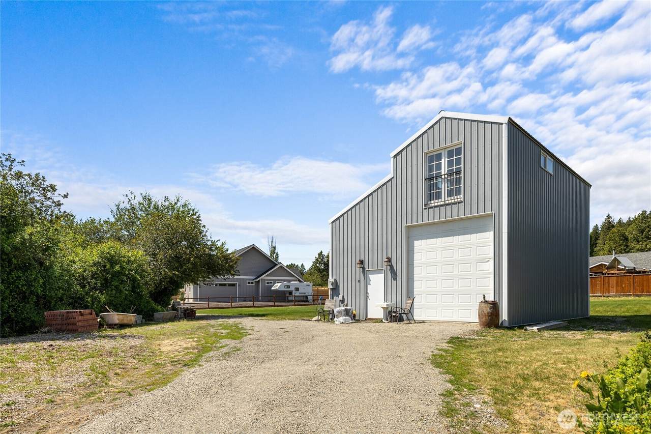 51 Ronald Ridge Dr - Photo 1