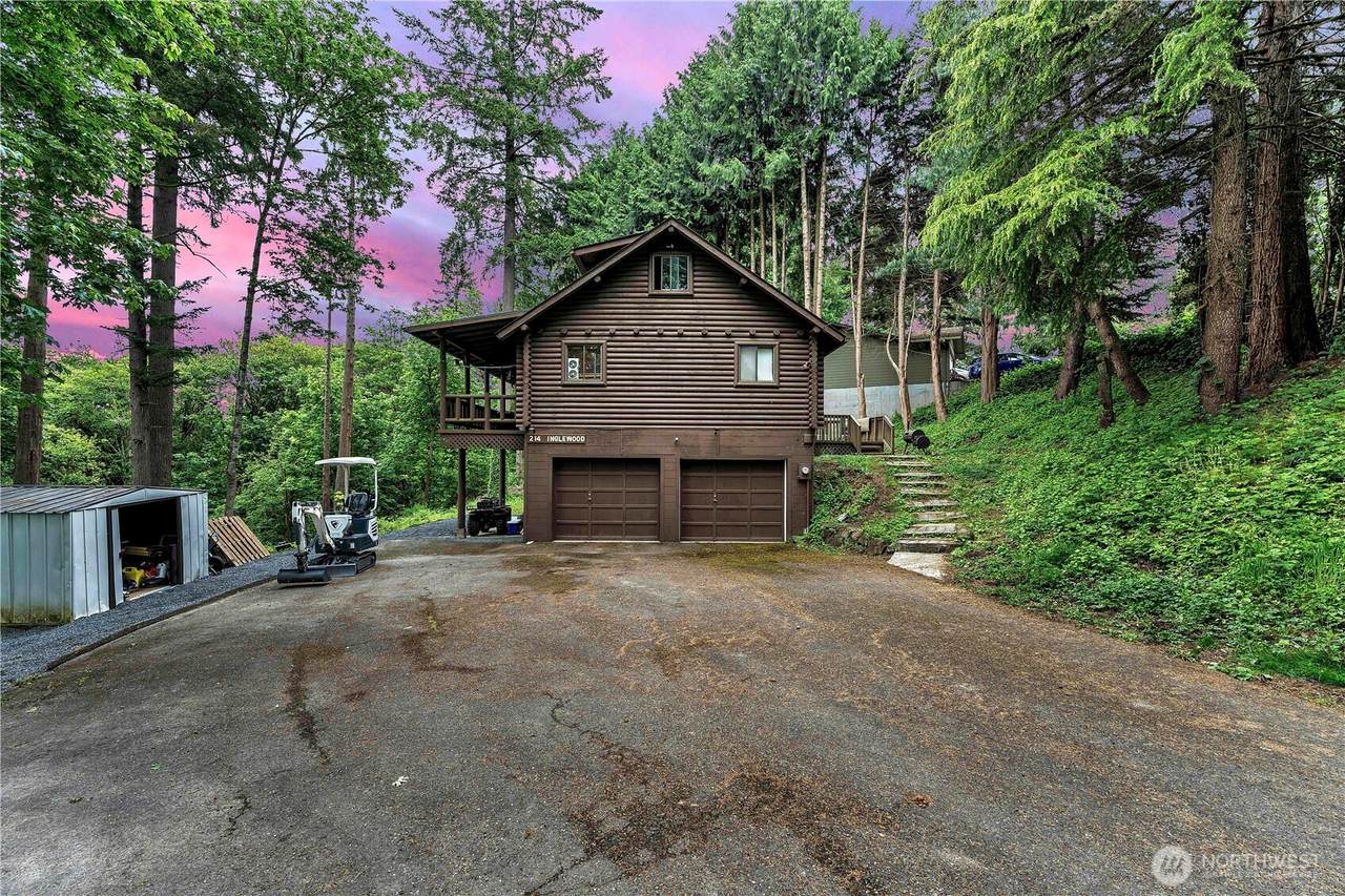 214 Inglewood Drive - Photo 1