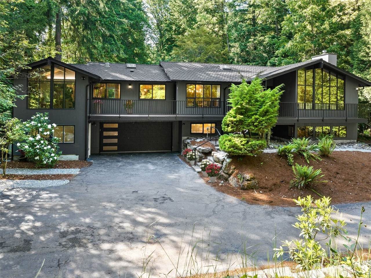 6423 Mercer Way - Photo 1