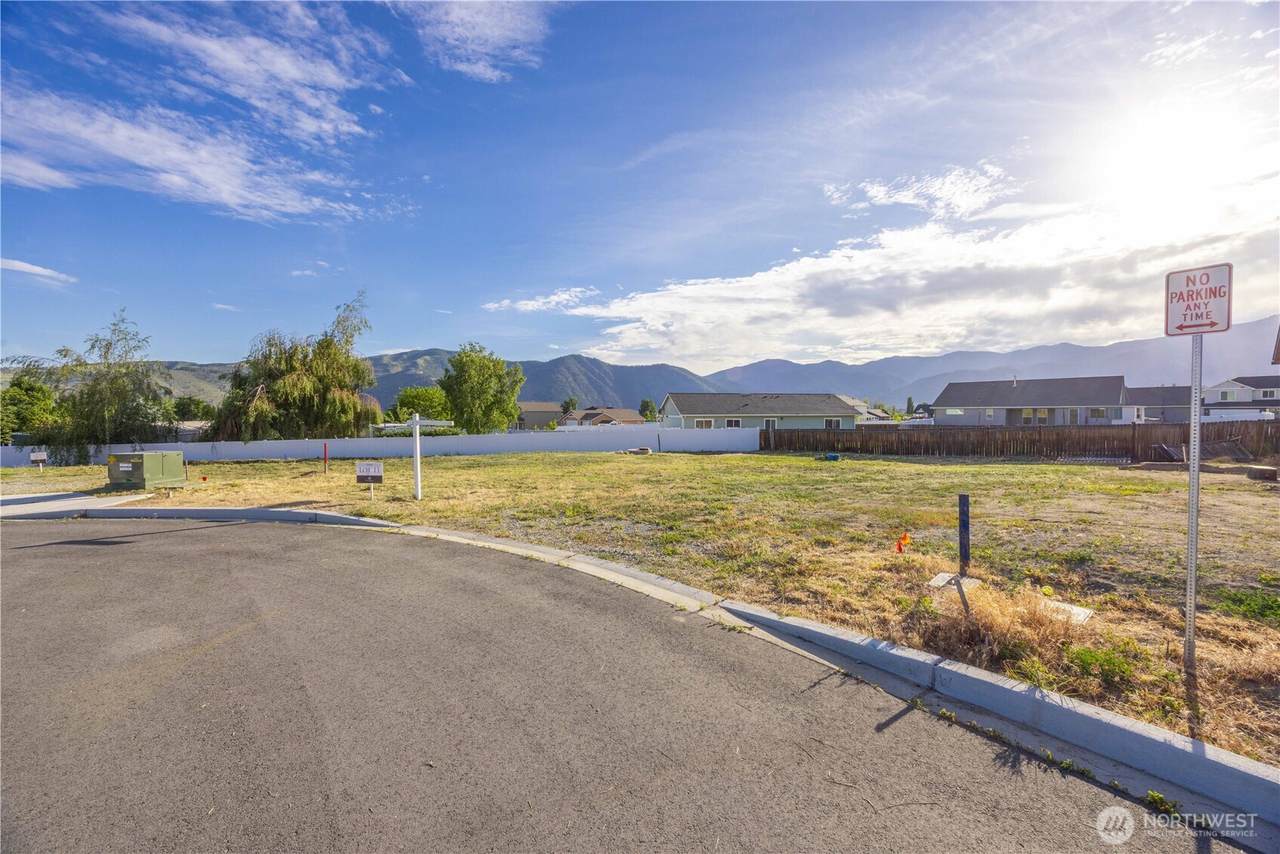 144 Sailing Hawk Lane - Photo 1