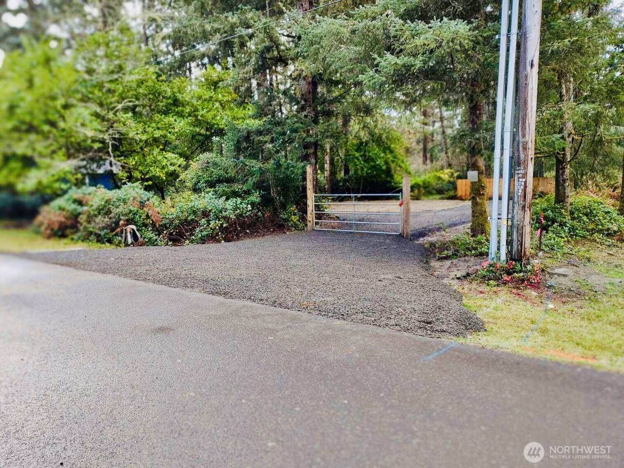409 Draconis Avenue - Photo 1