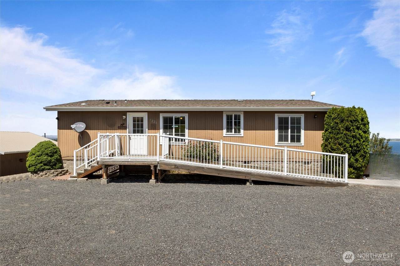 7220 Belmont Street - Photo 1