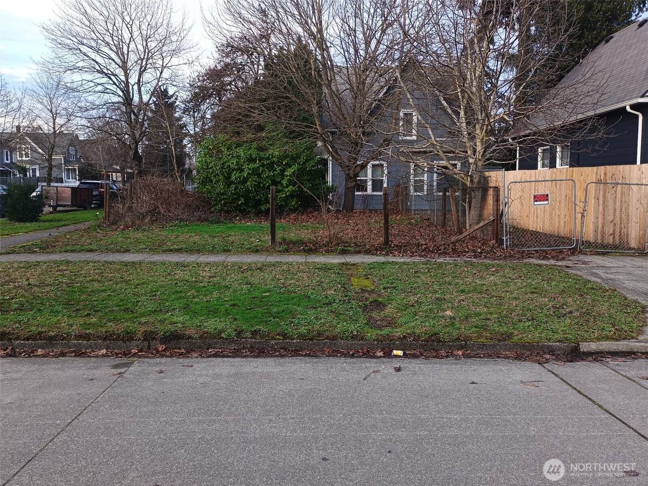 1121 21st St - Photo 1