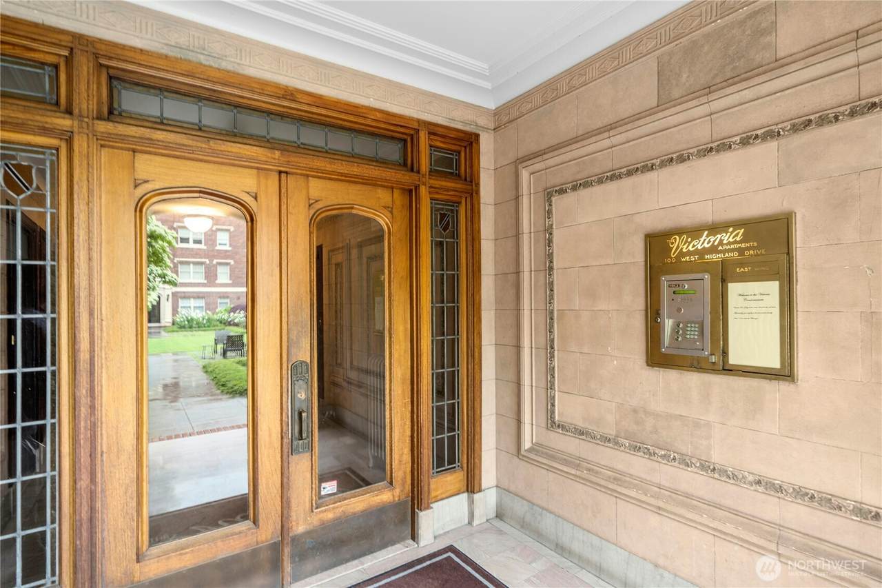 100 Highland Drive - Photo 1