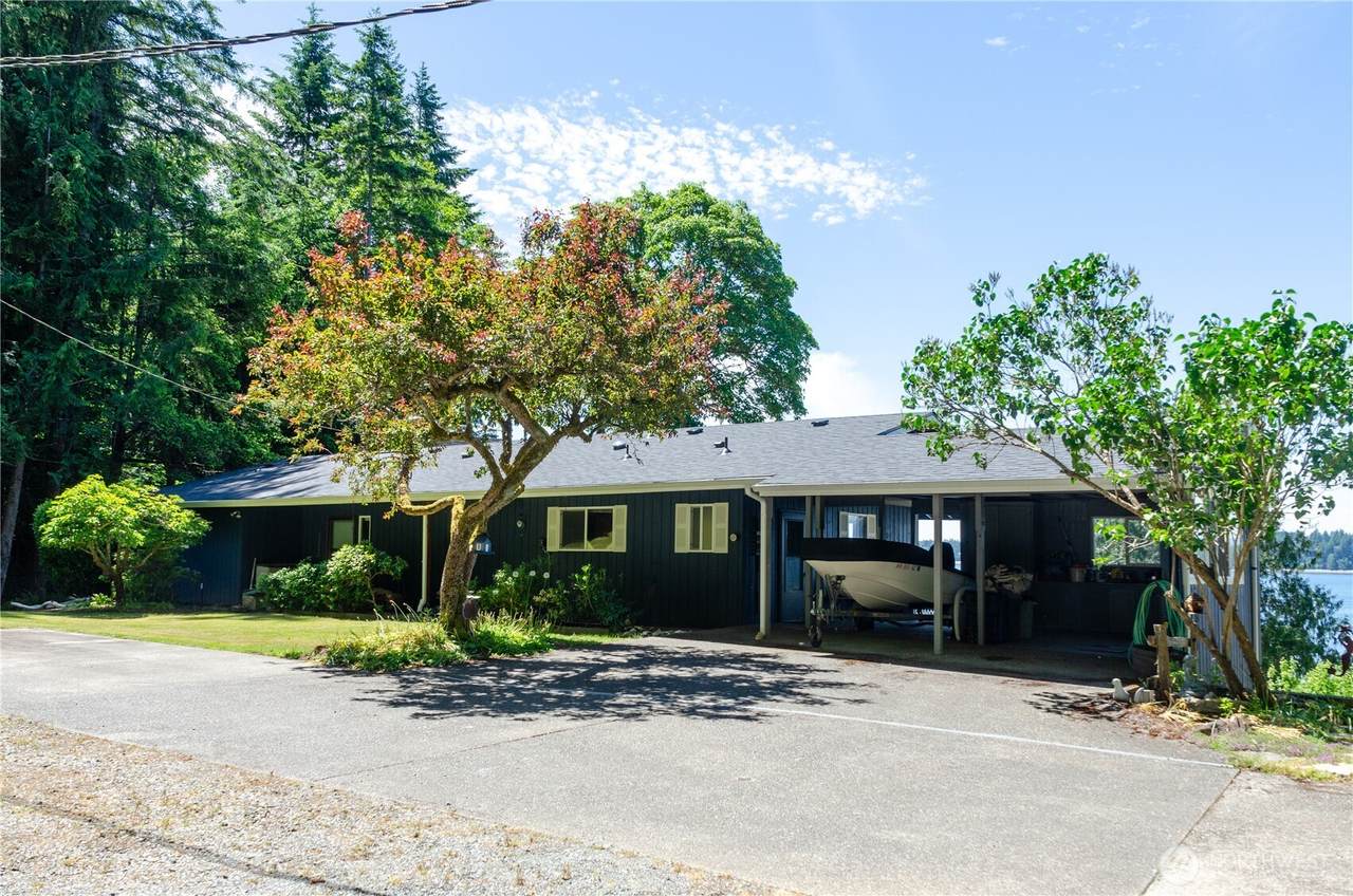 7504 Crescent Beach Road - Photo 1