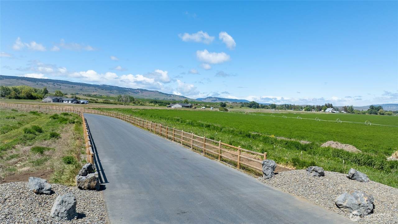 781 Thorp Landing Lane - Photo 1