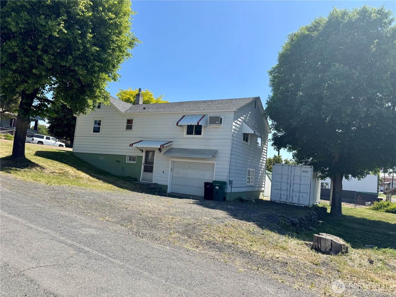 216 Cole Avenue - Photo 1