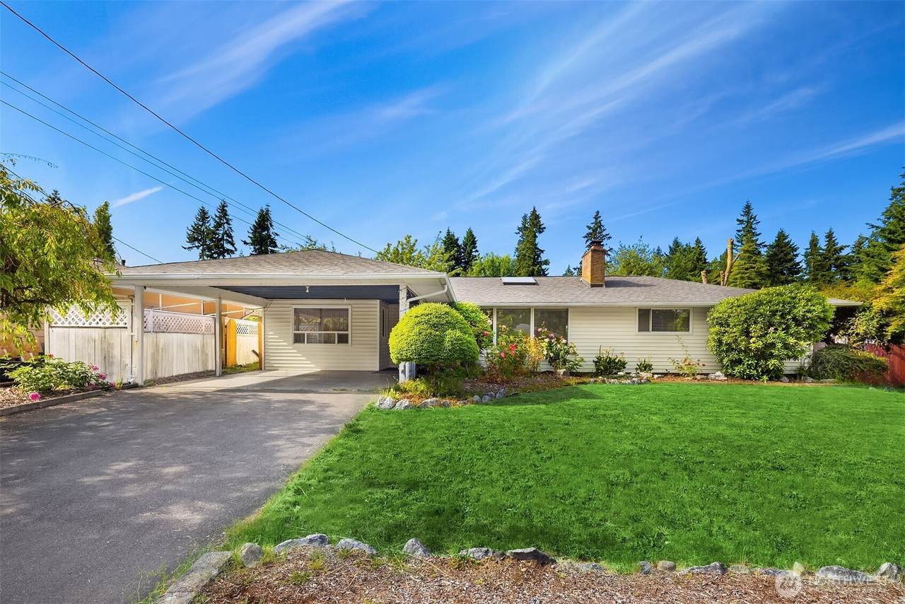 6207 182nd Street - Photo 1