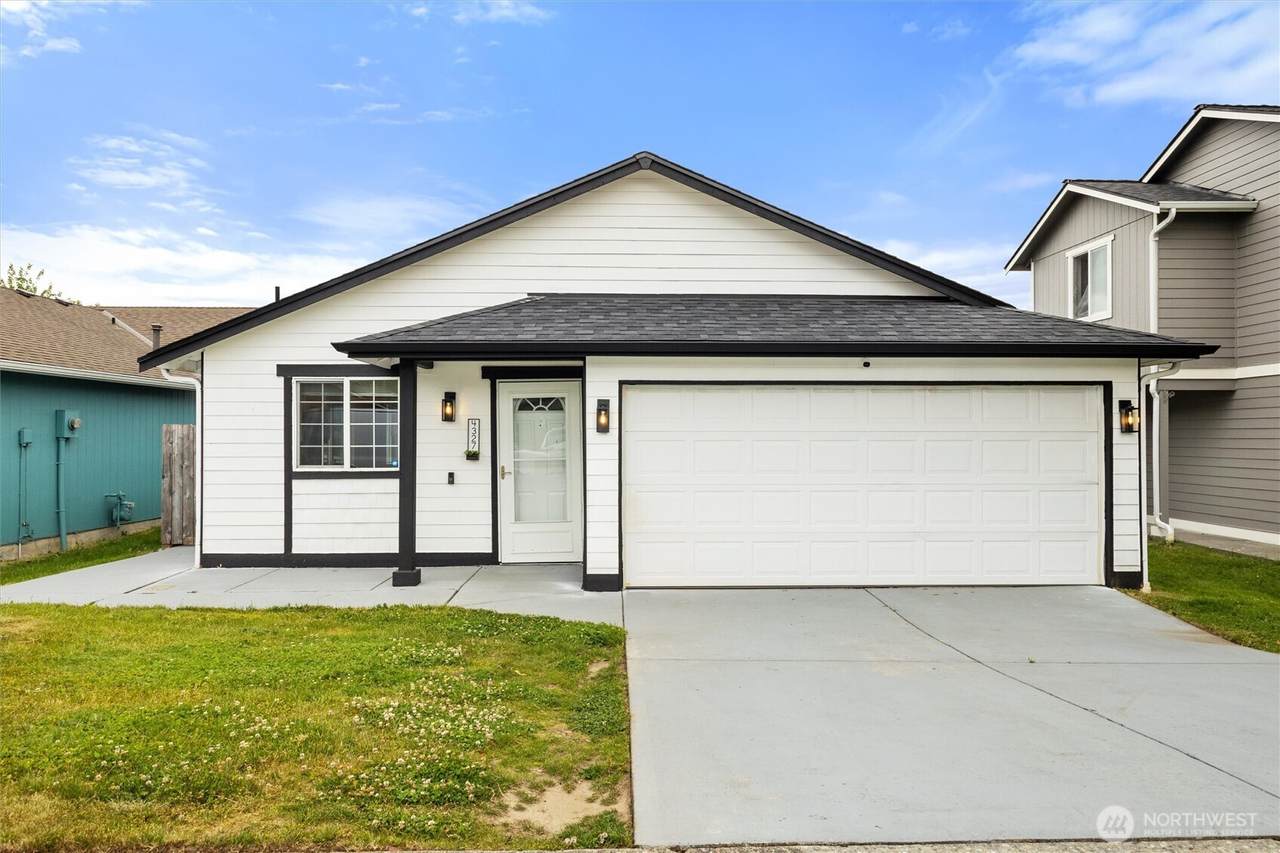 4327 150th Street - Photo 1