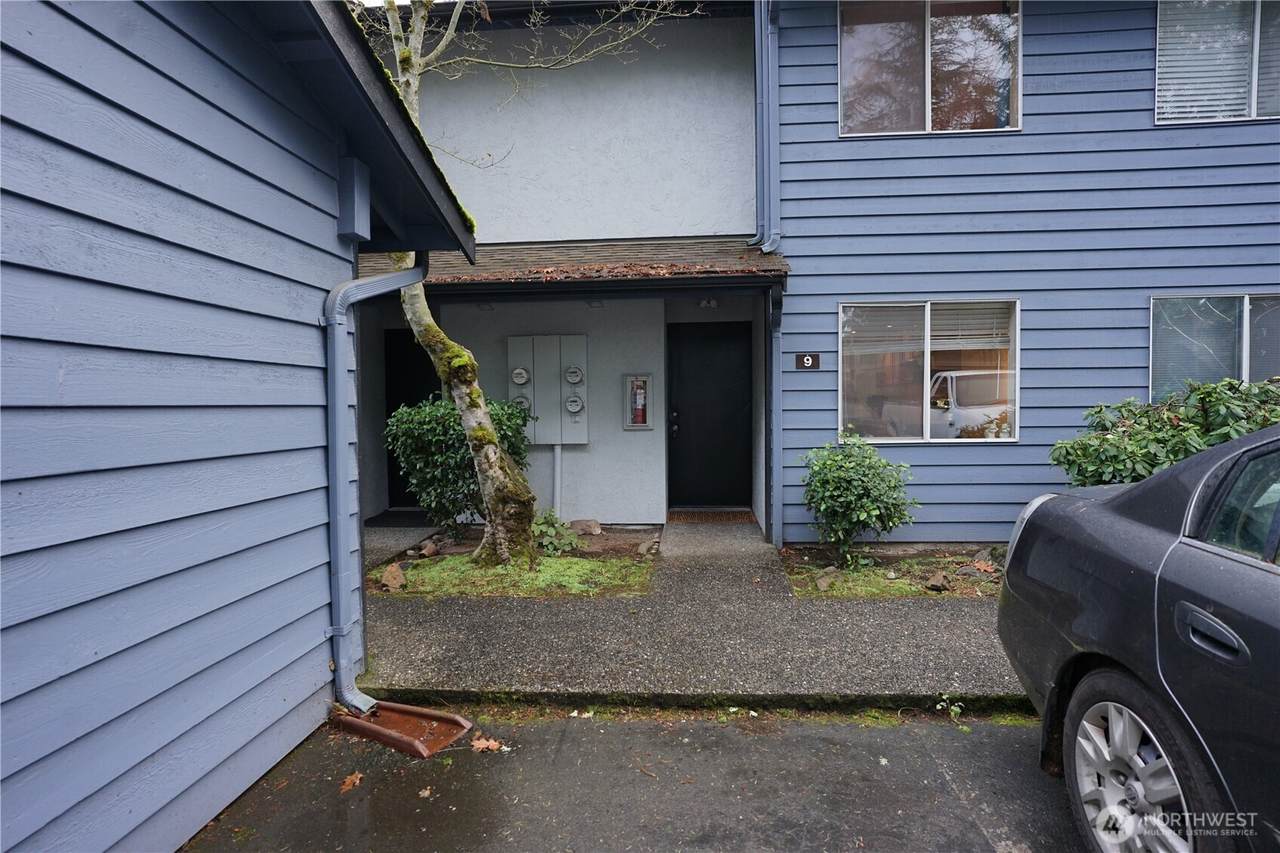 280 Newport Way - Photo 1