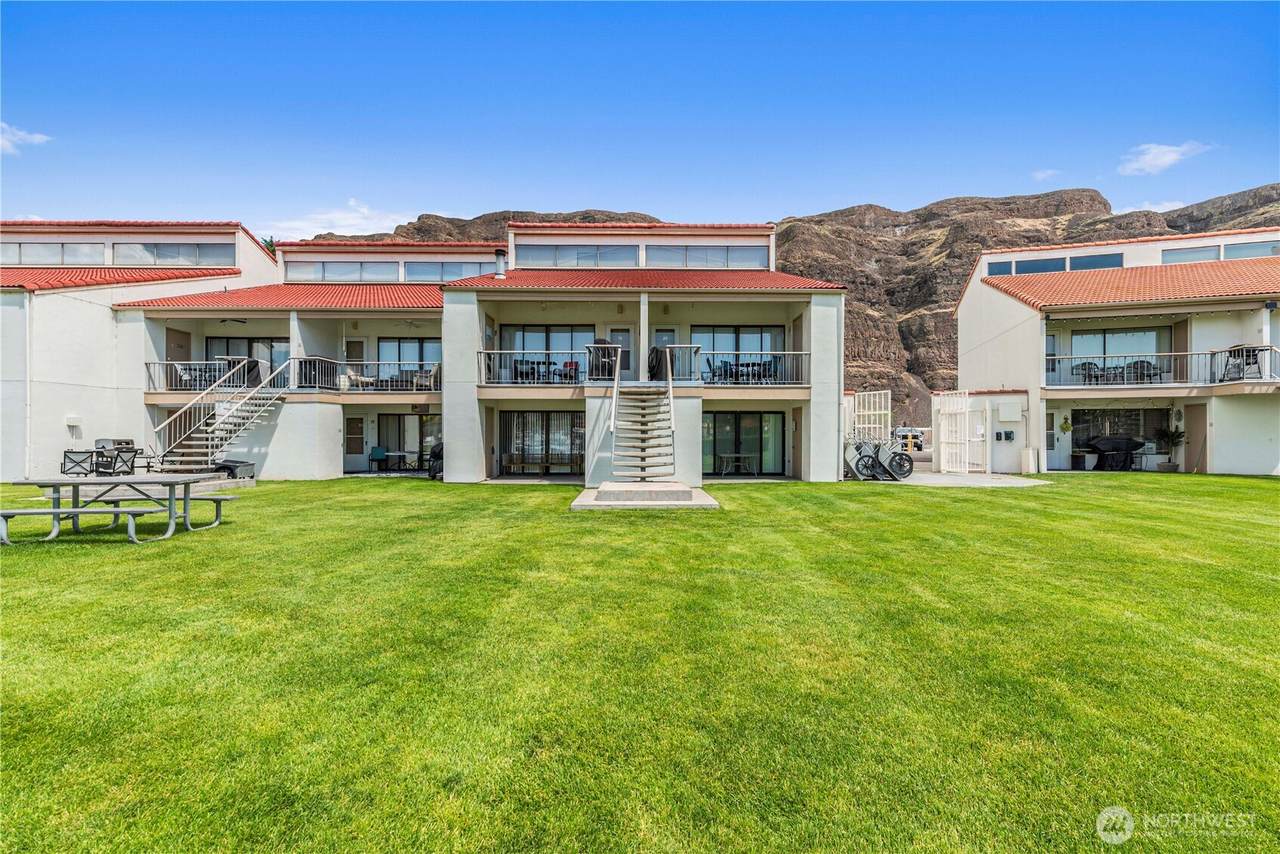 8903 Crescent Bar Road - Photo 1