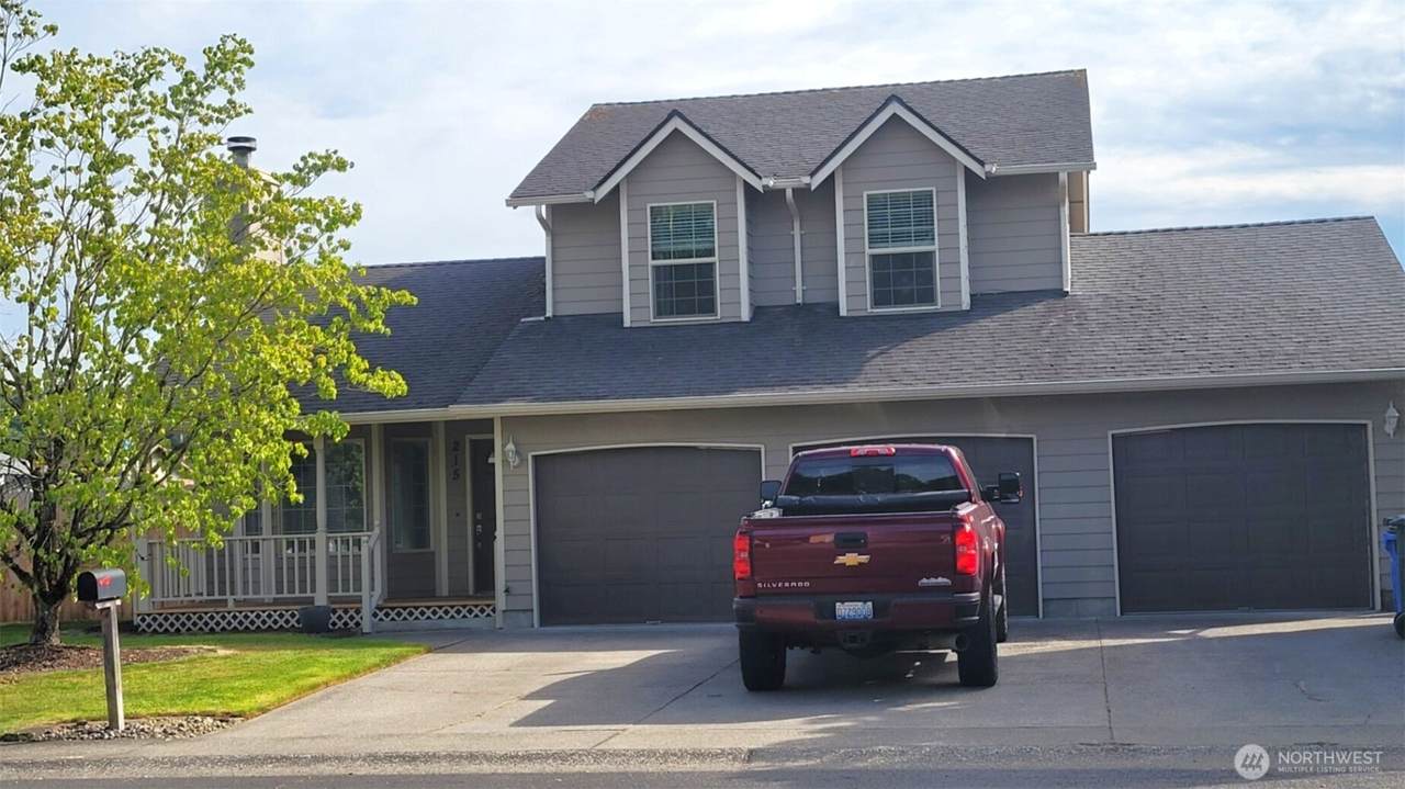 215 Sparks Drive - Photo 1