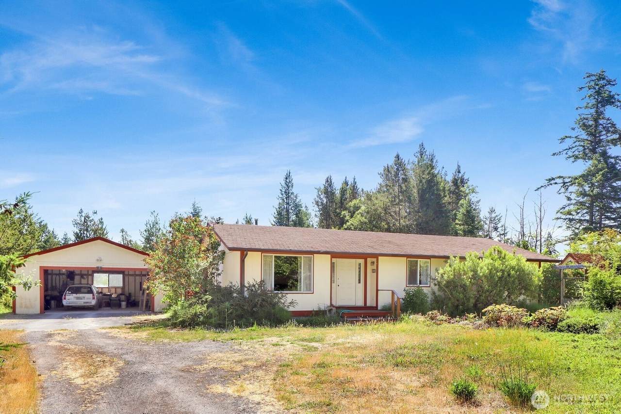 243 Alaska Place - Photo 1