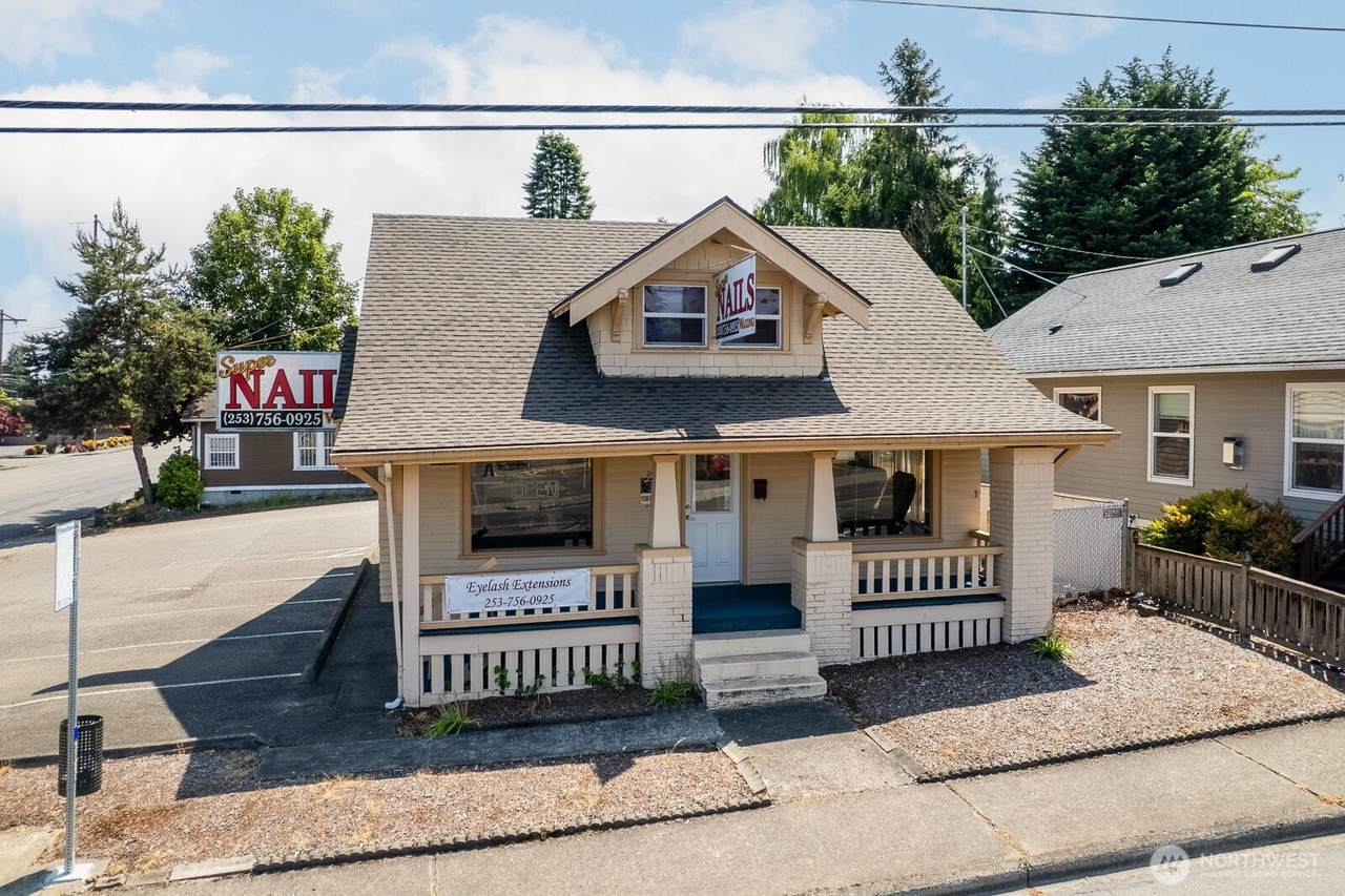 3606 12th Street - Photo 1