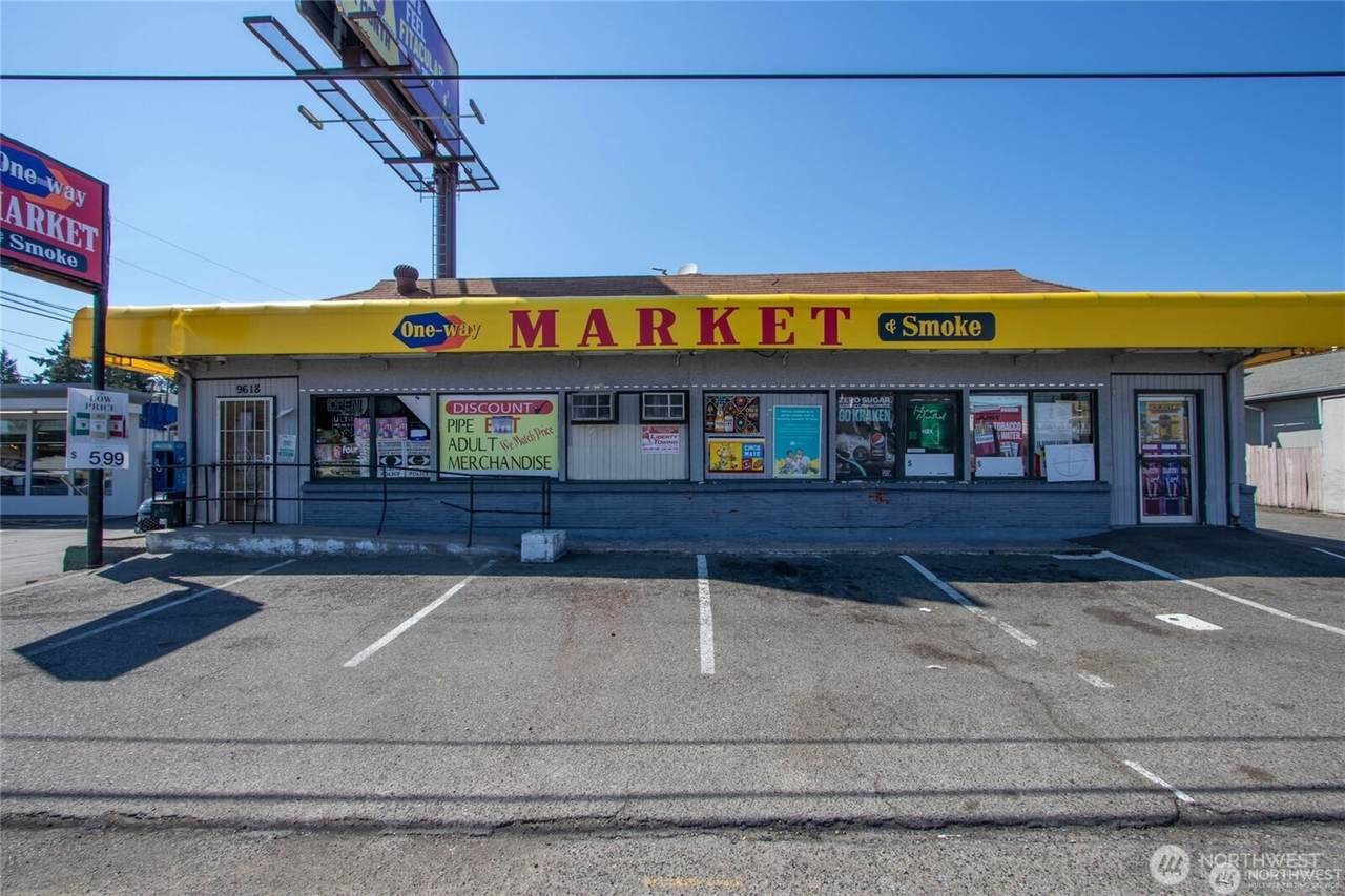 9618 Pacific Ave - Photo 1