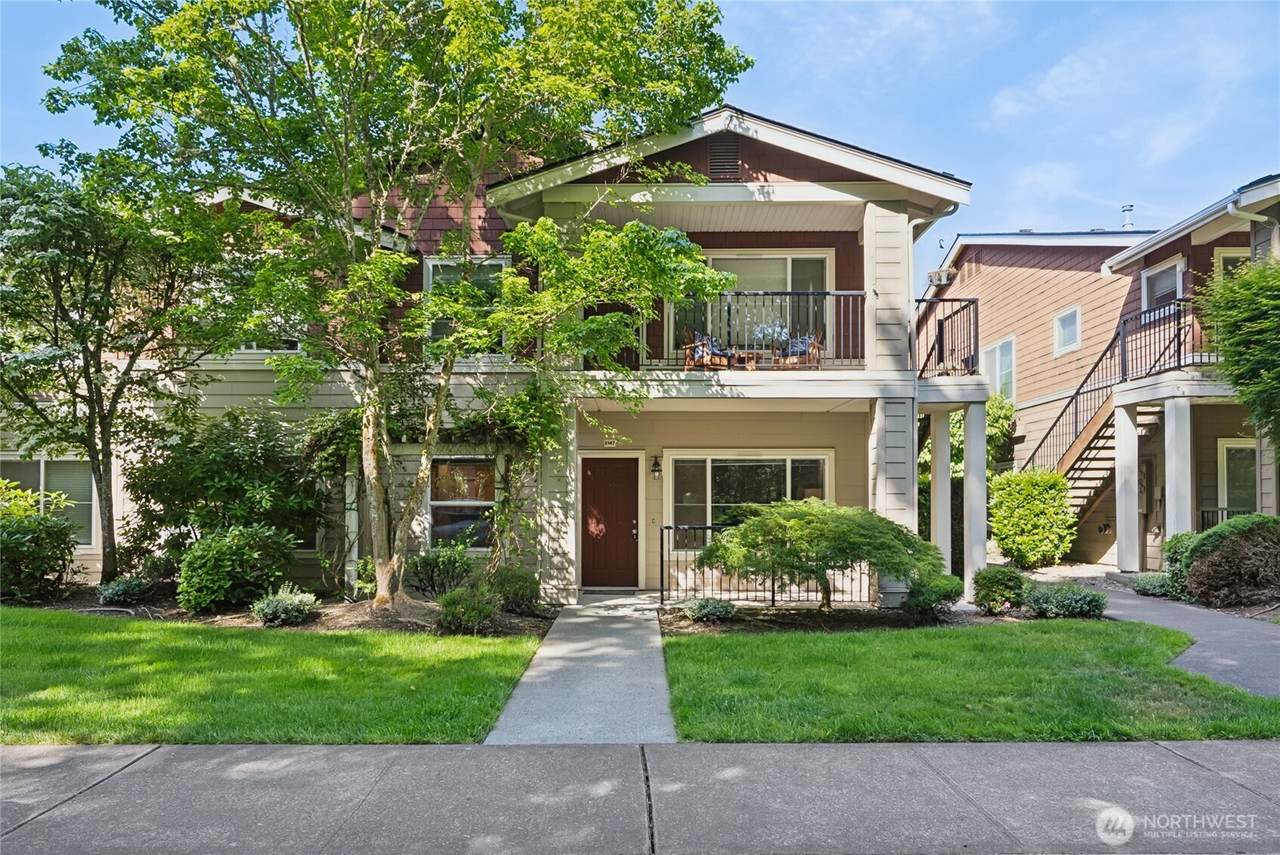 2147 Hammond Avenue - Photo 1