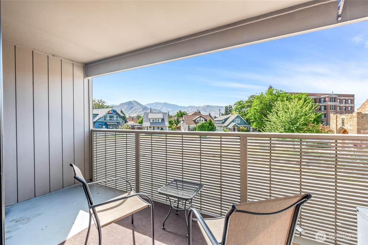 407 Oregon Street - Photo 1