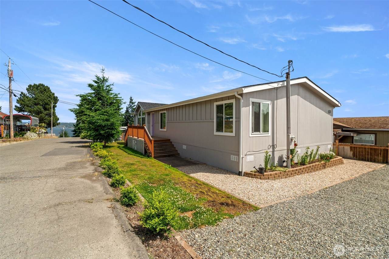 1908 2nd Avenue - Photo 1