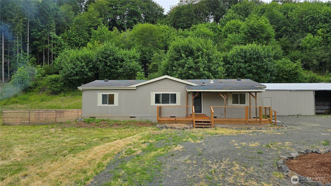 724 Winlock Vader Hwy - Photo 1