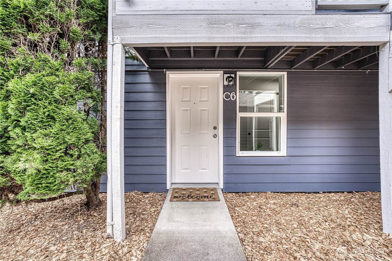 3939 10th St Se - Photo 1