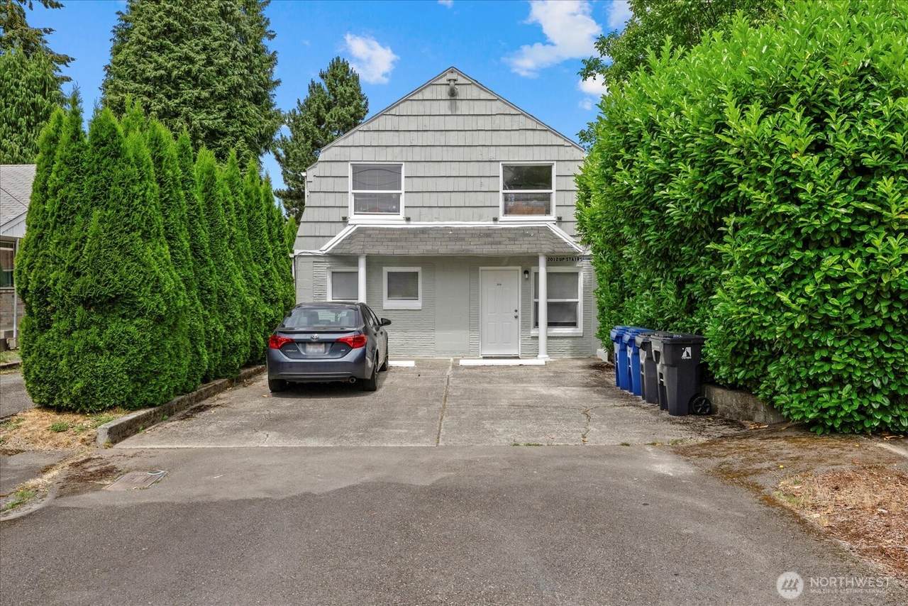 2010 2012 Dickinson Avenue - Photo 1