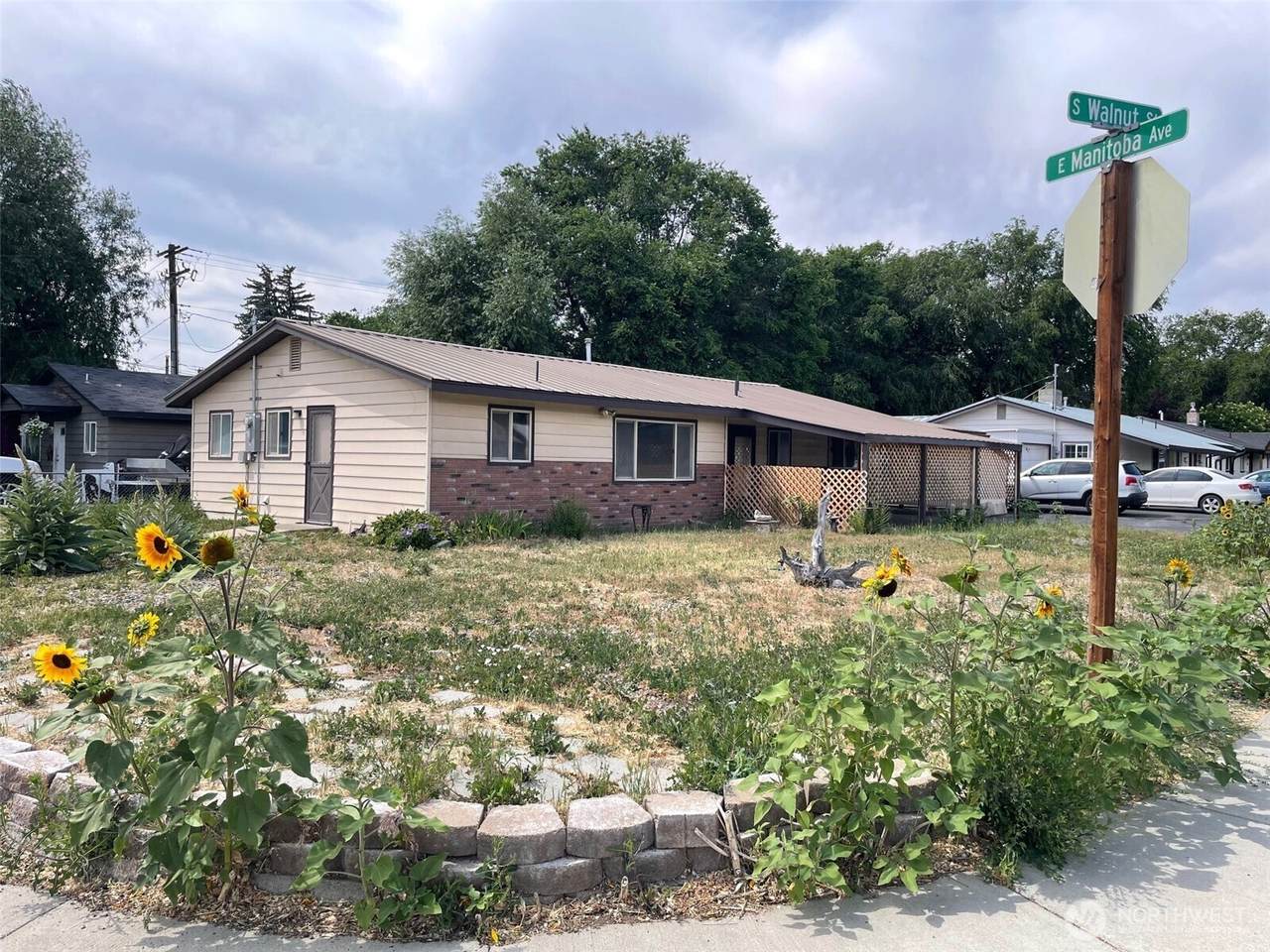 407 Walnut Street - Photo 1